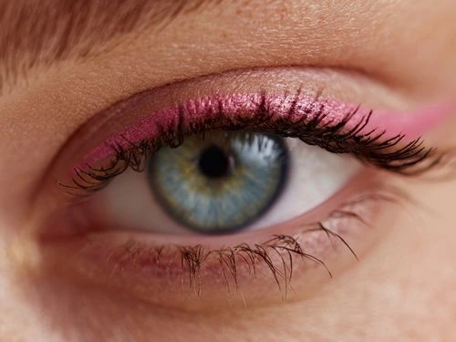 Powerful Makeup Looks to Instantly Lift and Brighten Face